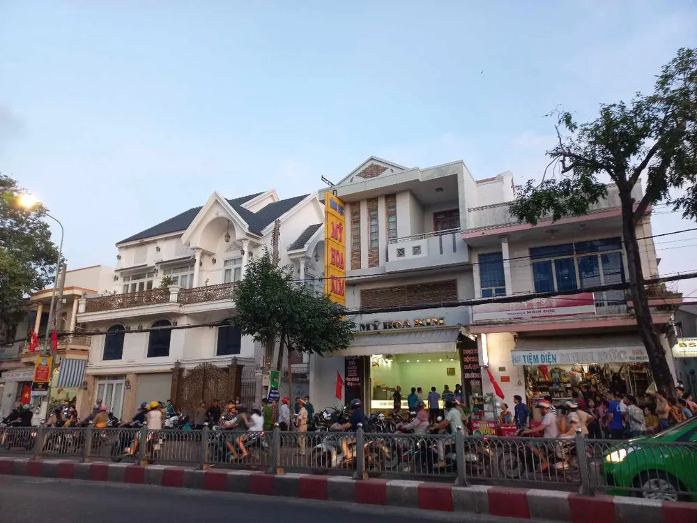Hiện trường vụ cướp tiệm vàng. cuop-tiem-vang (2).jpg