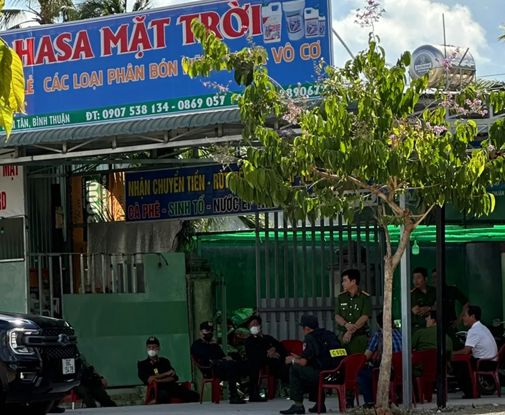 Cảnh sát khám xét Công ty Hasa Mặt trời. hasa-mat-troi1.jpg