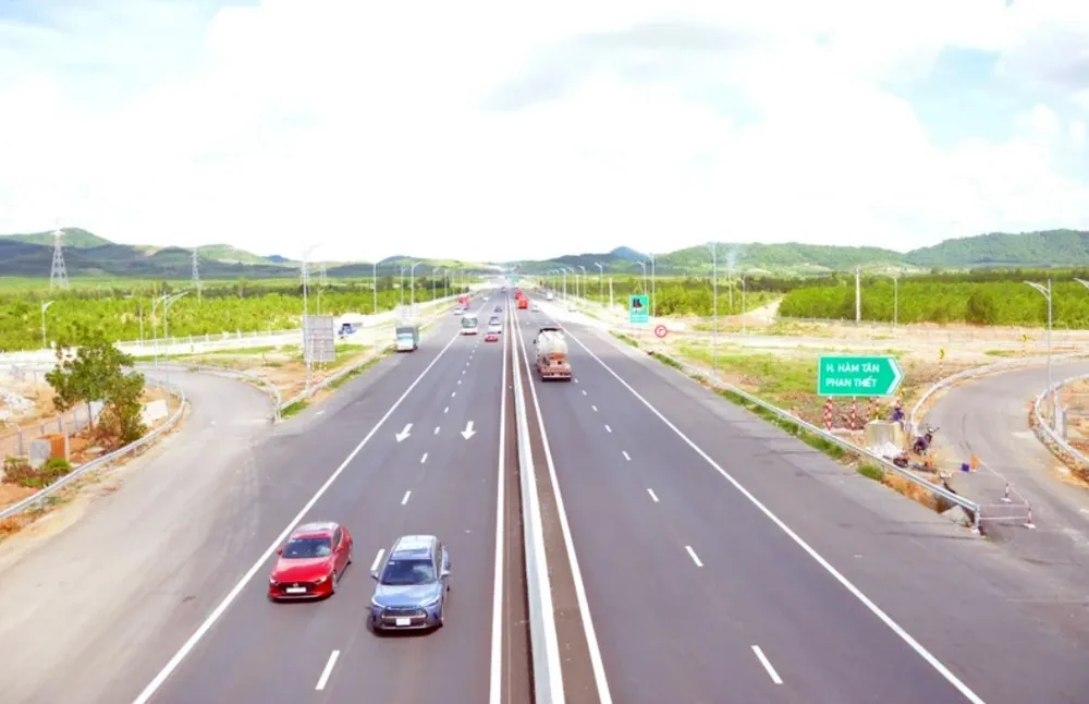 Đường dẫn từ cao tốc Phan Thiết-Dầu Giây xuống Quốc lộ 55, huyện Hàm Tân, Bình Thuận. Quốc lộ 55