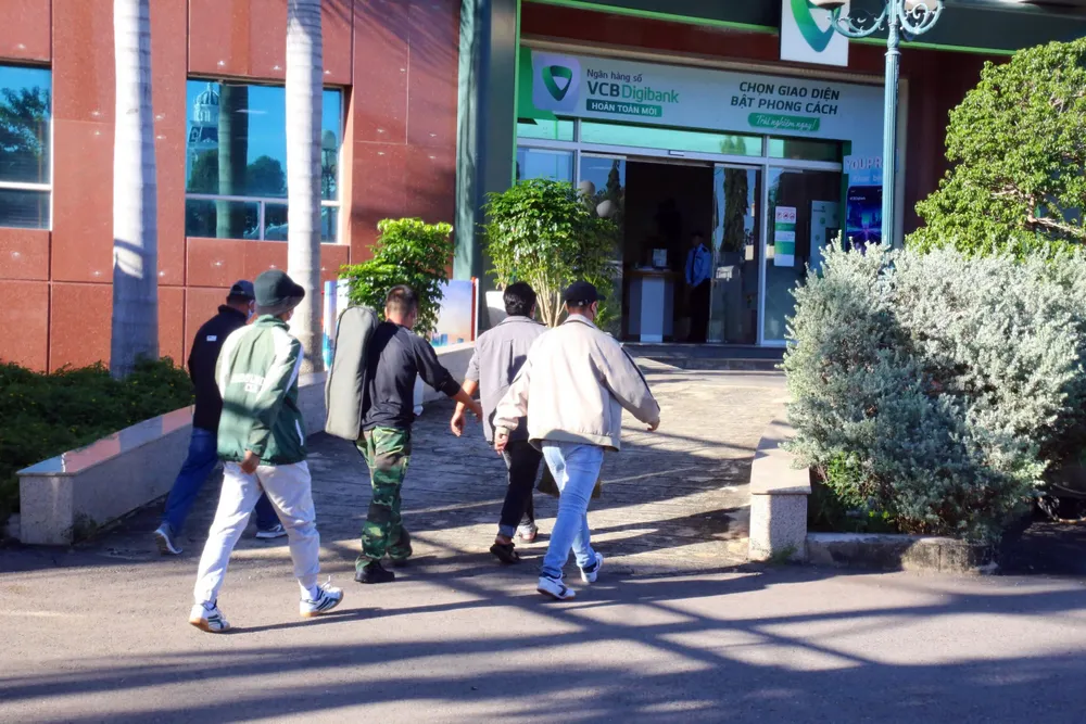 cuop-ngan-hang (7).jpg