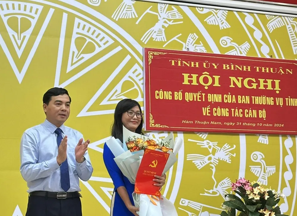 Bí thư Huyện ủy Hàm Thuận Nam