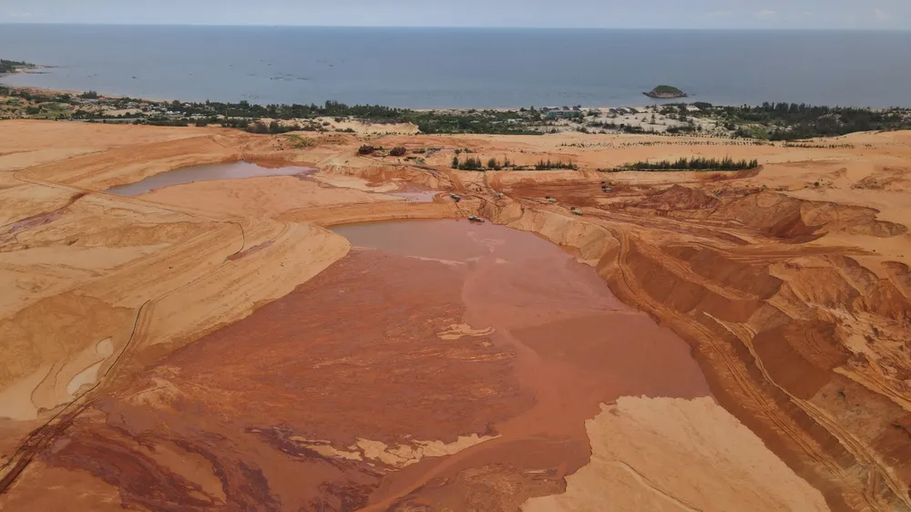 khai-thac-ti-tan (2).jpg