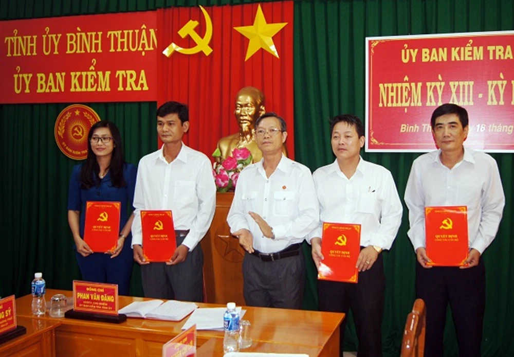 phó chủ nhiệm thường trực
