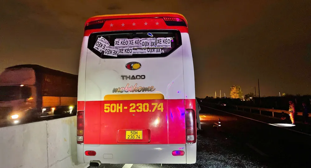 Hiện trường vụ tai nạn trên cao tốc Phan Thiết - Dầu Giây.