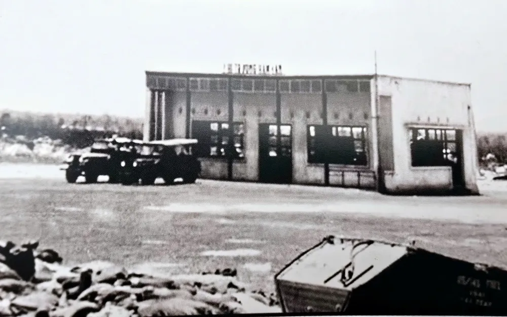 Sân bay Bình Tuy năm 1975. thi-xa-La-Gi.jpg