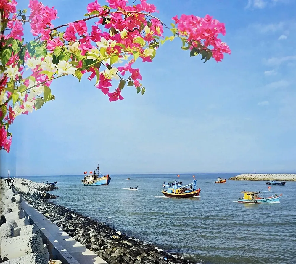Biển La Gi. thi-xa-la-gi (9).jpg