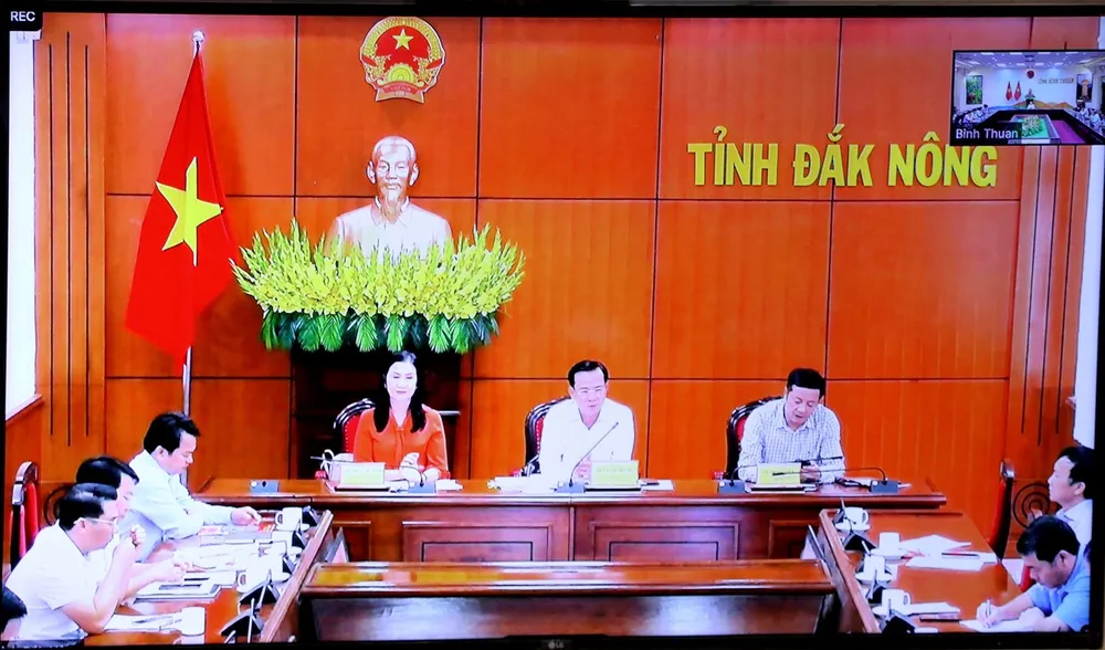 Lãnh đạo tỉnh Đắk Nông họp trực tuyến về kinh tế-xã hội với lãnh đạo tỉnh Lâm Đồng, Bình Thuận. to-giup-viec (1).jpg