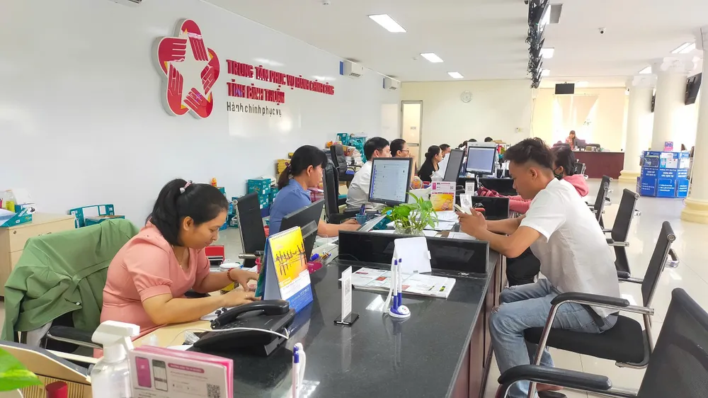 Cần cân nhắc việc giải quyết đơn tự nguyện xin nghỉ việc đối với các trường hợp có phẩm chất, năng lực nổi trội, có thành tích xuất sắc. tinh-gian-bien-che (1).jpg