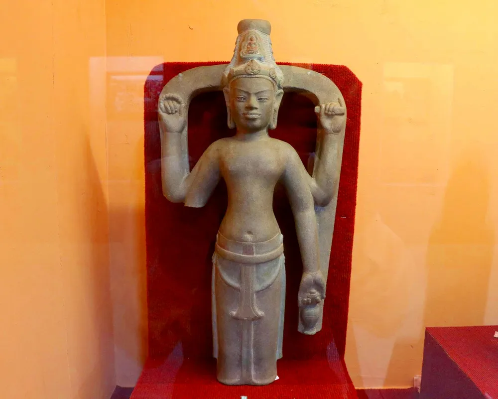 Tượng Avalokitesvara Bắc Bình. Ảnh VÕ TÙNG. bao-vat-quoc-gia-1-7323-3687.jpg.jpg