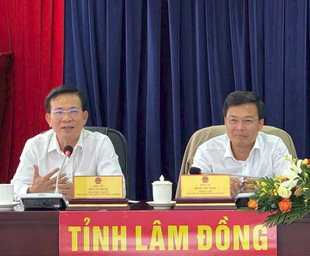 Lãnh đạo UBND tỉnh Lâm Đồng làm việc với Sở VH-TT&DL lanhdao.jpg