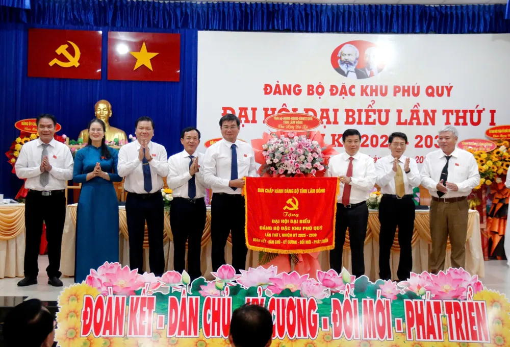 dac-khu-phu-quy (1).jpg