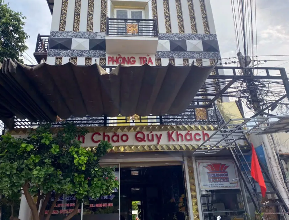 nu-nhan-vien-massage (1).jpg