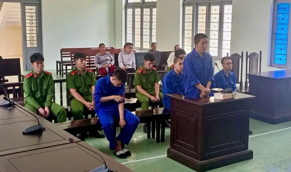 nữ nhân viên massage