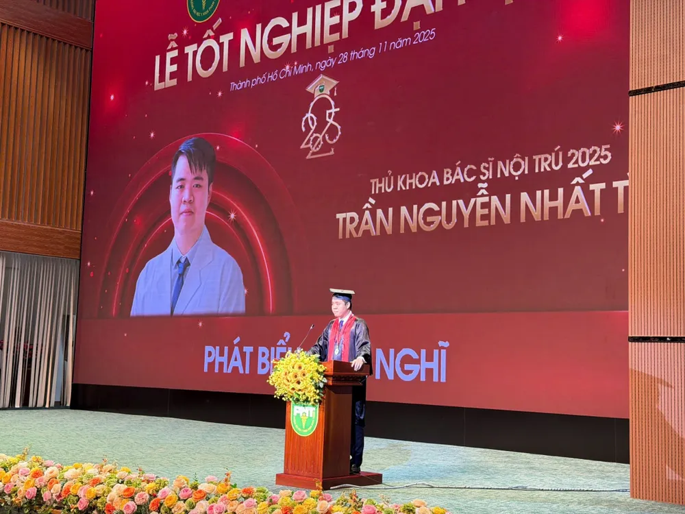 bac-si-noi-tru (1).jpg