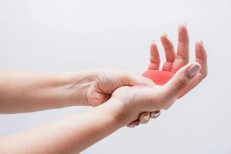 7 nhóm bệnh lý phổ biến gây tê bì chân tay | Báo Pháp Luật TP. Hồ Chí Minh