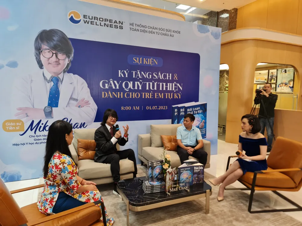 Tại buổi giao lưu trong khuôn khổ sự kiện, một số ý kiến nhận định rằng người thầy lớn nhất của trẻ em tự kỷ chính là phụ huynh. Để phụ huynh phát huy vai trò của mình, cần sự hỗ trợ của xã hội trên nhiều phương diện. Ảnh: ĐT Tại buổi giao lưu trong khuôn khổ sự kiện, một số ý kiến nhận định rằng người thầy lớn nhất của trẻ em tự kỷ chính là phụ huynh. Để phụ huynh phát huy vai trò của mình, cần sự hỗ trợ của xã hội trên nhiều phương diện. Ảnh: ĐT