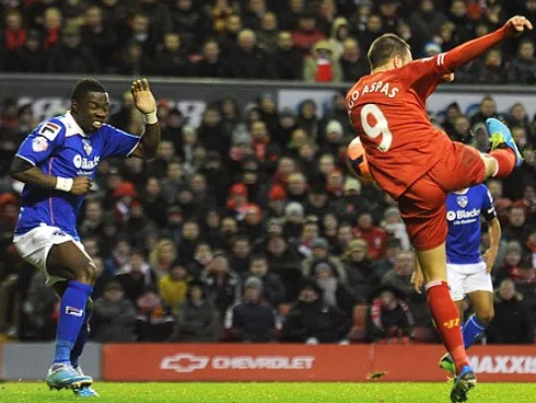 Aspas trong tình huống ghi bàn tạo ra bước ngoặt giúp Liverpool chiến thắng. Aspas-9078-1388967361.jpg