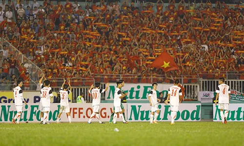 Thua trận nhưng U19 Việt Nam vẫn nhận được sự khen ngợi của khán giả có mặt tại sân Thống Nhất. HDD0264-8579-1389016094.jpg