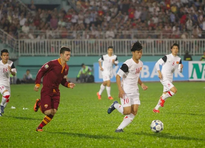 Hàng thủ Roma vô hiệu hóa Công Phượng như thế nào? ảnh 1