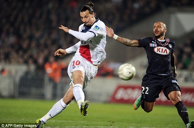 Moyes bay sang Pháp xem giò Ibra ảnh 1