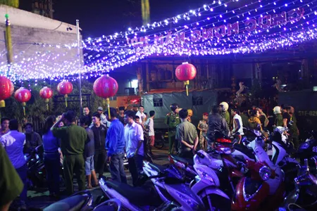 Lực lượng chức năng ập vào kiểm tra quán Bar Cảm Tưởng