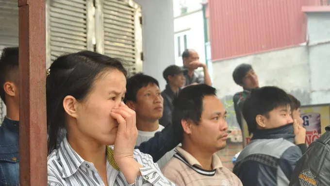 Kho hàng tết 4000 m2 cháy tan hoang giữa trưa Hà Nội ảnh 10 Kho hàng tết 4000 m2 cháy tan hoang giữa trưa Hà Nội ảnh 10