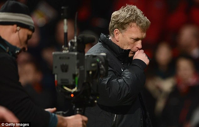 Bị Fulham cầm hòa, CĐV M.U lại điên tiết với Moyes ảnh 1