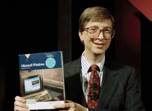 Bill Gates giới thiệu phiên bản đầu tiên Windows 1.0 năm 1983. pic-12-8280-1392027129.jpg