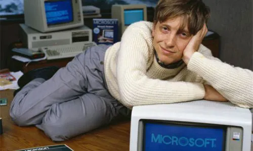 Một trong những tấm ảnh nổi tiếng của Bill Gates năm 1985, trông ông có vẻ thư thái dù đang vướng vụ kiện bản quyền với Apple. pic-13-5181-1392027129.jpg