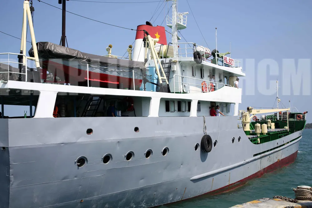 Chùm ảnh tàu cứu hộ HQ627 tìm kiếm máy bay Malaysia mất tích ảnh 9 Chùm ảnh tàu cứu hộ HQ627 tìm kiếm máy bay Malaysia mất tích ảnh 9