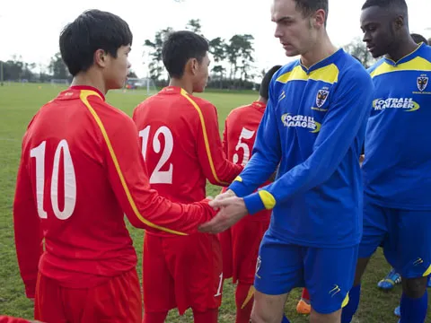 Công Phượng được các cầu thủ U19 Wimbledon rất tôn trọng vì khả năng kiểm soát bóng và qua người tốt. Nhiều cầu thủ đối phương ví tiền đạo số 10 của Việt Nam với Messi. 3K2A9505-4714-1394505857.jpg