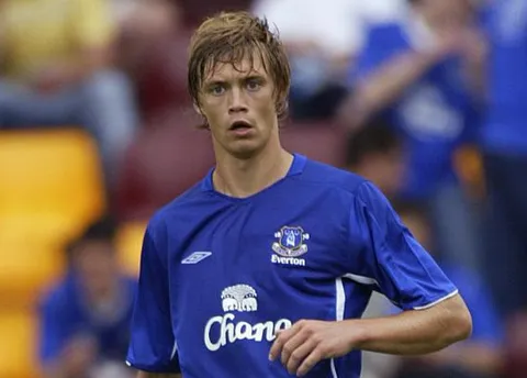 Ai là cầu thủ tệ nhất lịch sử Premier League ảnh 2