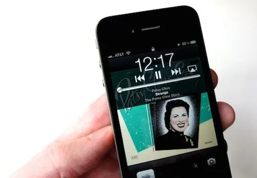 iPhone-lock-screen-music-playb-6395-4023