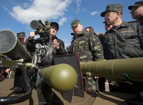 Ukraine's acting president Oleksandr Turchynov has attended a live-fire military exercise in the country's Chernihiv region, 140 kilometers northeast of the capital, Kiev.