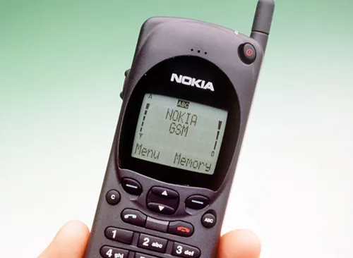 Nhạc chuông nổi tiếng nhất thế giới tròn 20 năm ảnh 1 Nokia-3036-1396952059.jpg