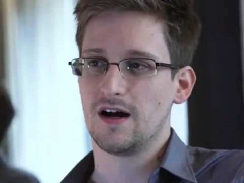 Gián điệp Israel tại Mỹ lên mức báo động ảnh 2 Người thổi còi Edward Snowden có thể đang bị tình báo Nga kiểm soát. Ảnh: The Guardian
