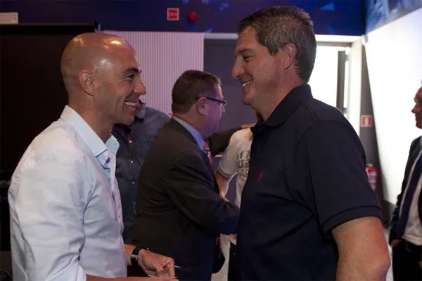 Xavi khóc trong ngày Puyol giải nghệ ảnh 13 image photo