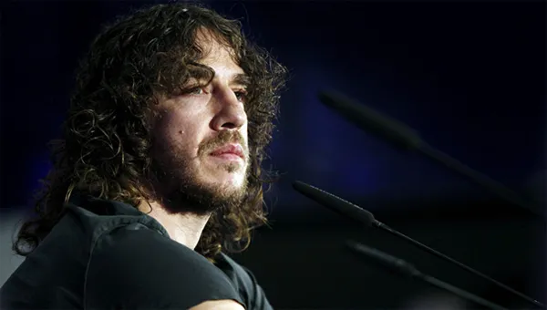 Xavi khóc trong ngày Puyol giải nghệ ảnh 2 image photo
