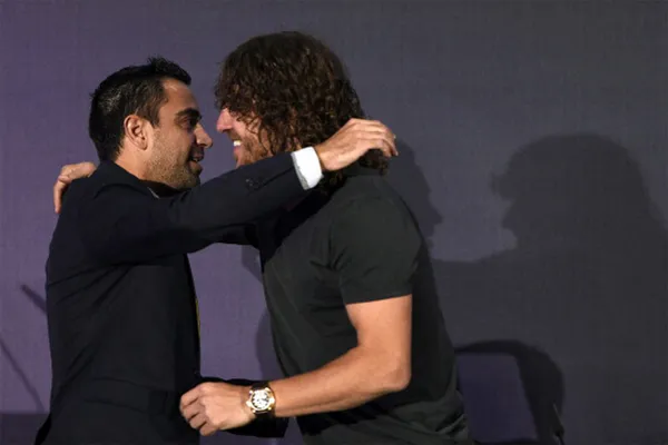Xavi khóc trong ngày Puyol giải nghệ ảnh 4 image photo