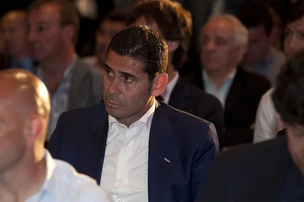 Xavi khóc trong ngày Puyol giải nghệ ảnh 8 image photo