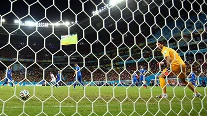 Thắng nghẹt thở trên loạt đá luân lưu, Costa Rica viết tiếp câu chuyện thần tiên ảnh 4