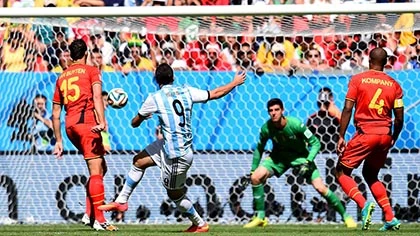 Argentina 1–0 Bỉ: Argentina “tái ngộ” bán kết World Cup sau 24 năm ảnh 1