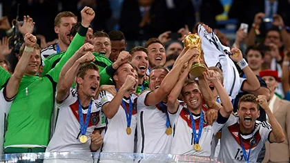 Khoảnh khắc đăng quang đầy cảm xúc của nhà vô địch thế giới Đức ảnh 11