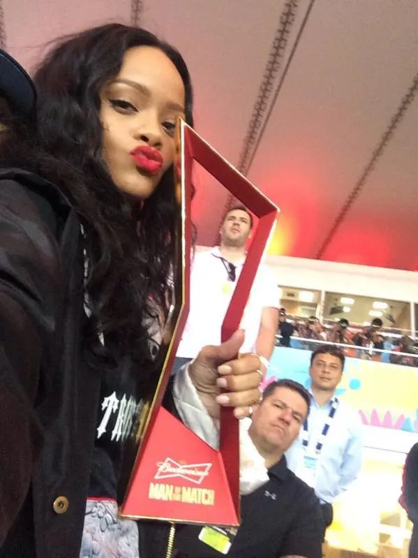 Rihanna bay đêm cùng tuyển thủ Đức ảnh 5 Rihanna bay đêm cùng tuyển thủ Đức ảnh 5