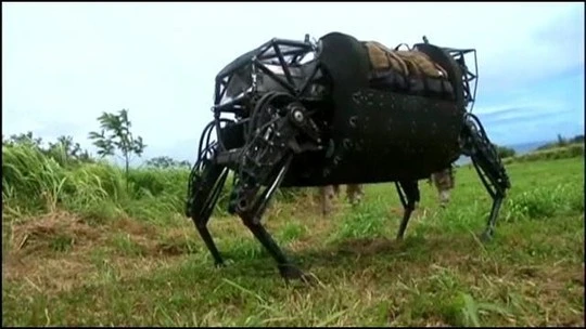 Quân đội Mỹ thử nghiệm robot khuân vác ảnh 3 "Robot mãnh thú" tham gia huấn luyện. Ảnh: