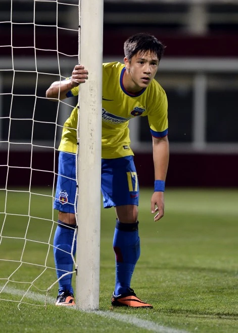 Cầu thủ gốc Việt đầu tiên dự Champions League ảnh 1