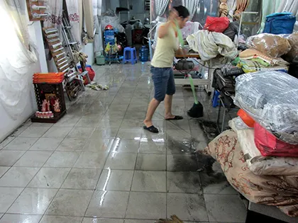 Mưa giông lớn khiến TP.HCM ngập trên diện rộng ảnh 9