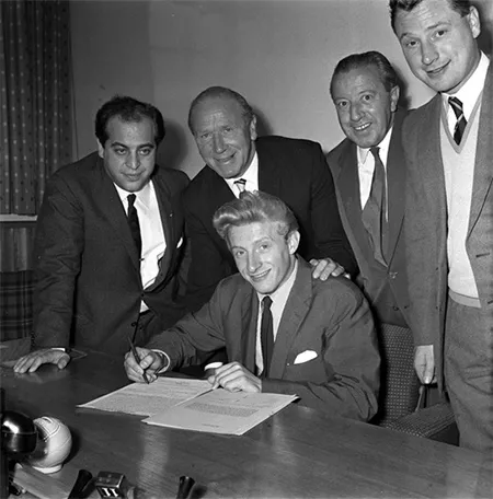 10 lần MU phá kỉ lục chuyển nhượng tại Anh