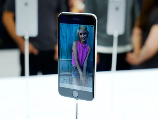 Ảnh thực tế iPhone 6. Ảnh: The Verge. Ảnh thực tế iPhone 6. Ảnh: The Verge.