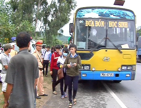 14-9-Anh-1-Xe-khach-nhoi-nhet-1734-4067-